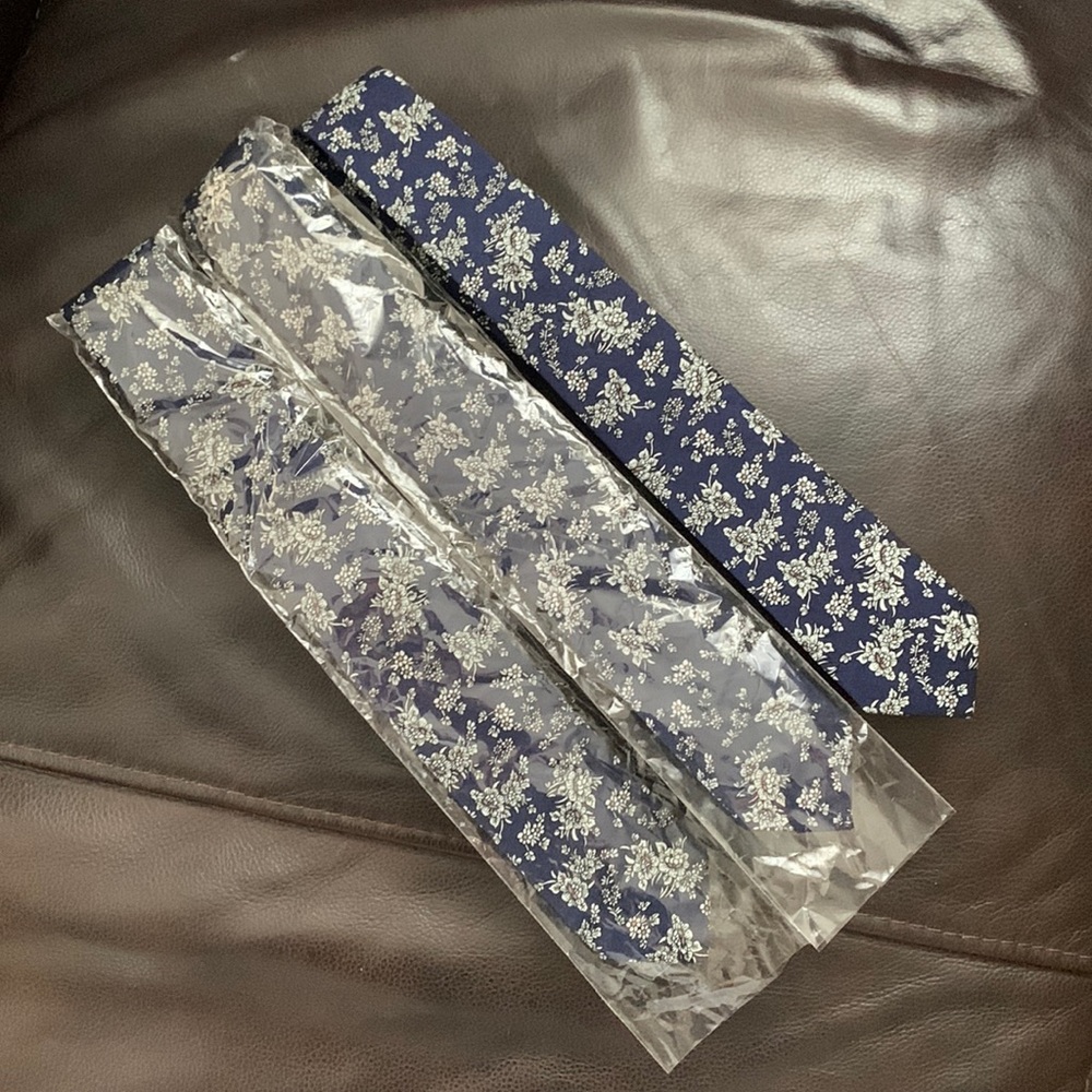Set of 3 floral blue and white ties